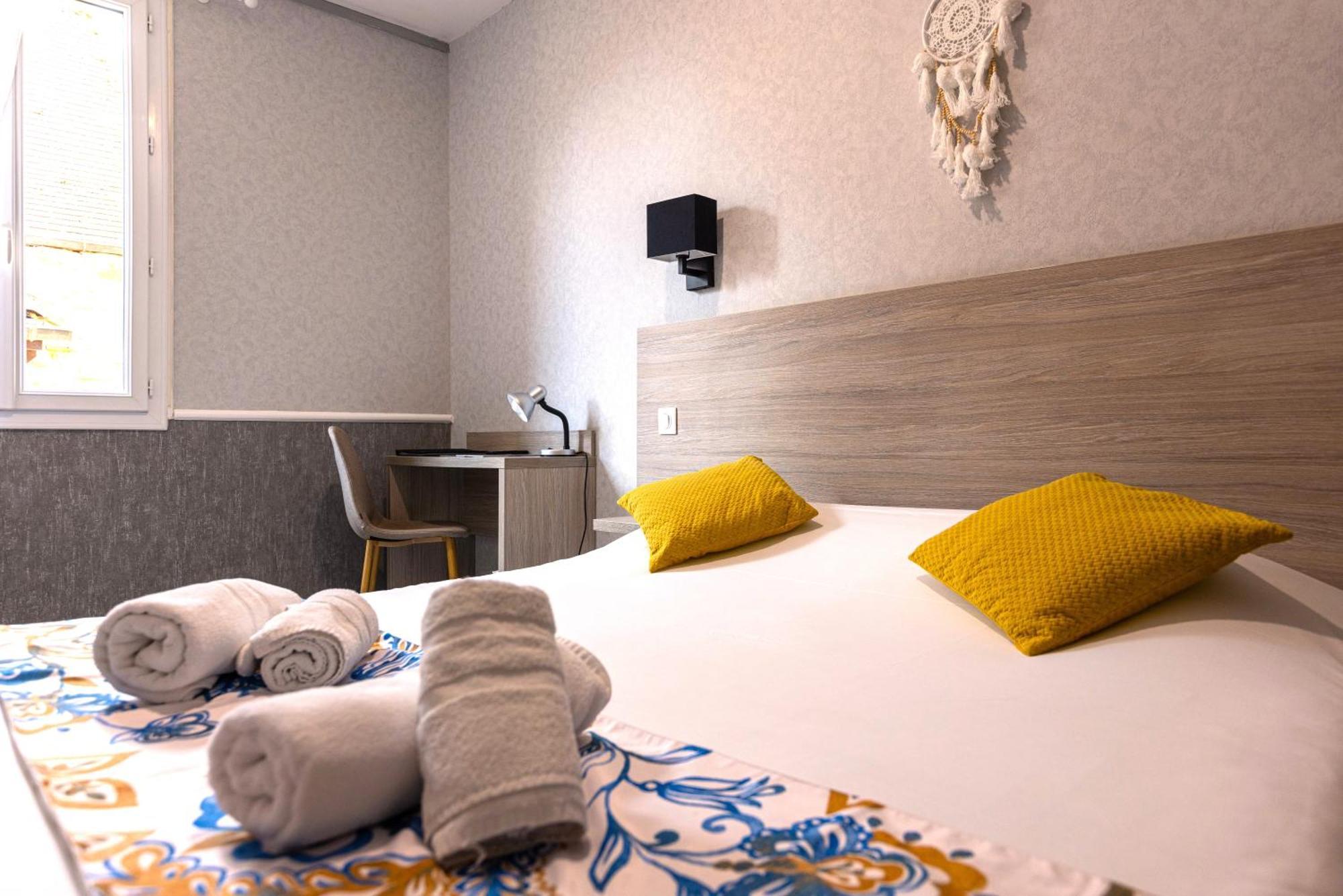 Logis Hotel Pontet Hostellerie Maleville Beynac-et-Cazenac Ngoại thất bức ảnh